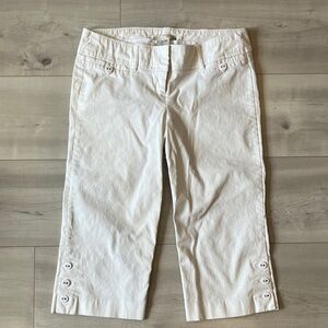 Vintage Dynamite White Capris in size 11 cotton blend